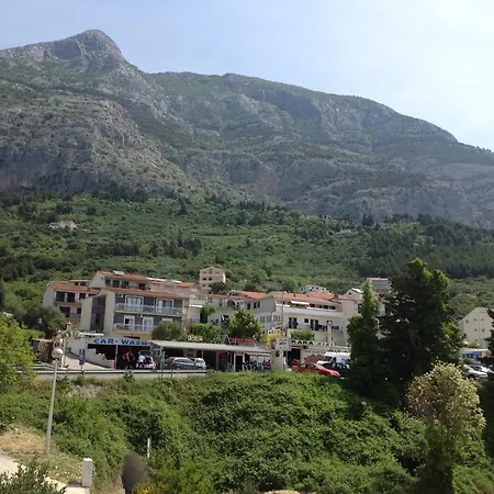 بيت ضيافة Batosic