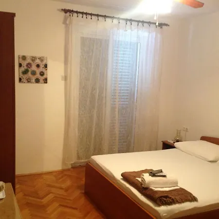 Batosic Pensión Makarska
